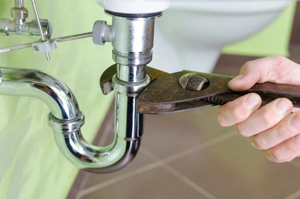 Fixing-Toilet-Pipe