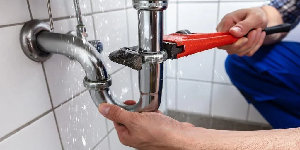 Emergency-Plumber-Drain-Pipe-Repair